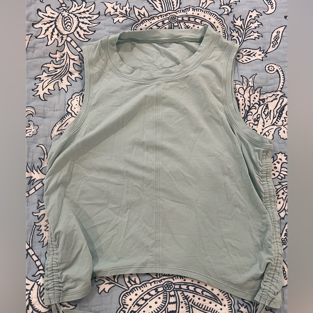 Lululemon cropped tank